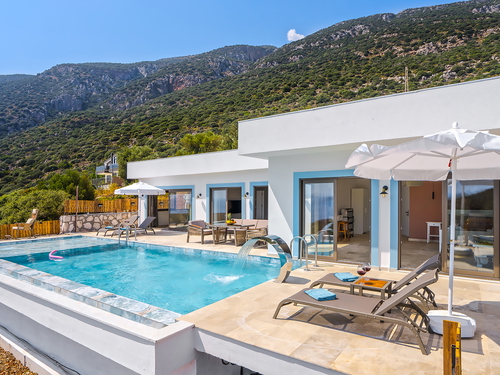  gece  -  Kasım
  | Kaş Yeniköy’de Deniz Manzaralı, Jakuzili Balayı ve Aile Villası – 4 Kişilik Tatil İçin İdeal Seçim